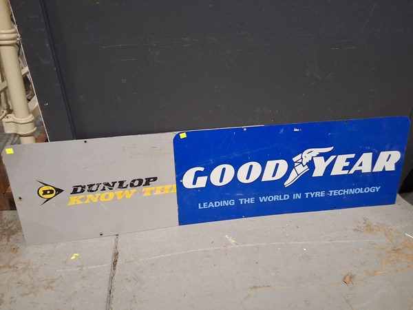 Lot 425 - SIGNS