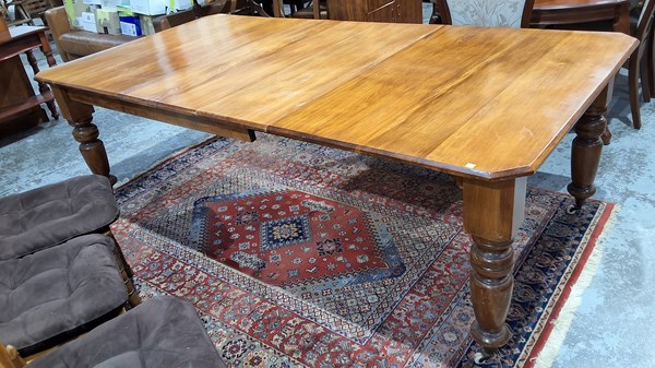 Lot 227 - DINING TABLE