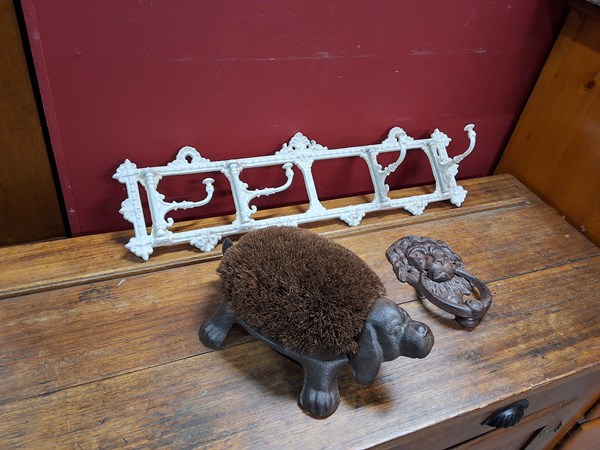 Lot 85 - CAST IRON WEAR