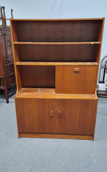 Lot 511 - WALL UNIT