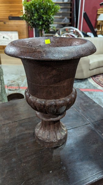 Lot 245 - URN