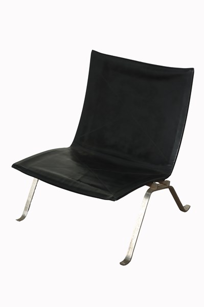 Lot 79 - PK22 EASY CHAIR