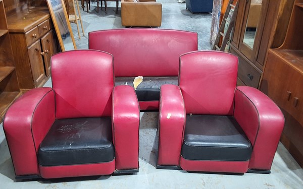 Lot 516 - LOUNGE SUITE