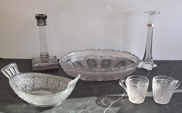 Lot 1253 - PRESSED AND CRYSTAL GLASS
