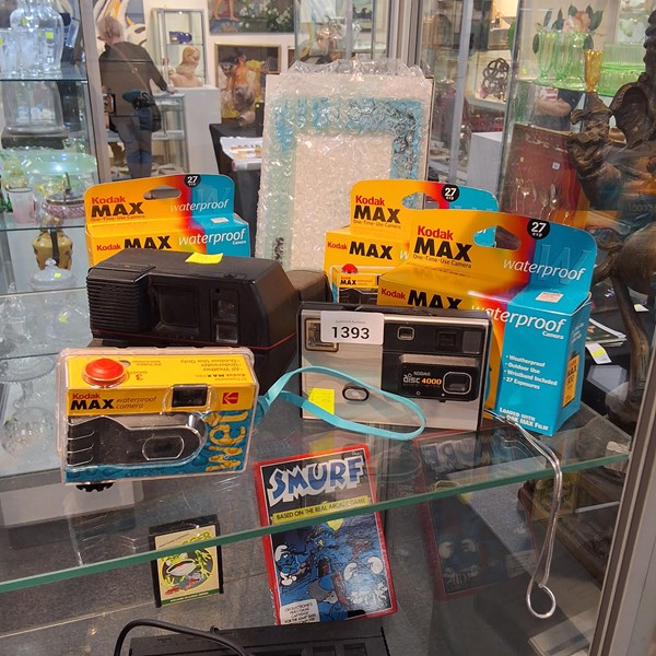 Lot 1356 - CAMERAS