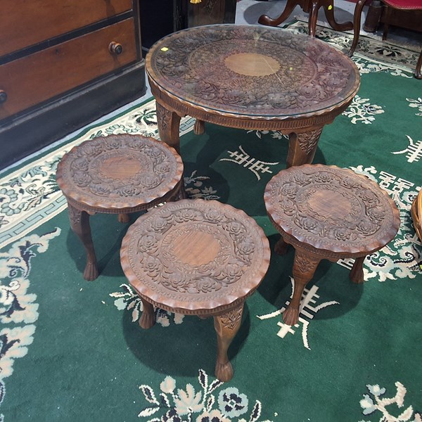 Lot 101 - TABLE NEST