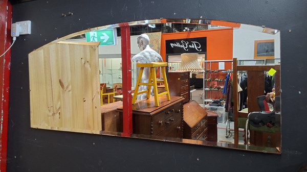 Lot 295 - WALL MIRROR