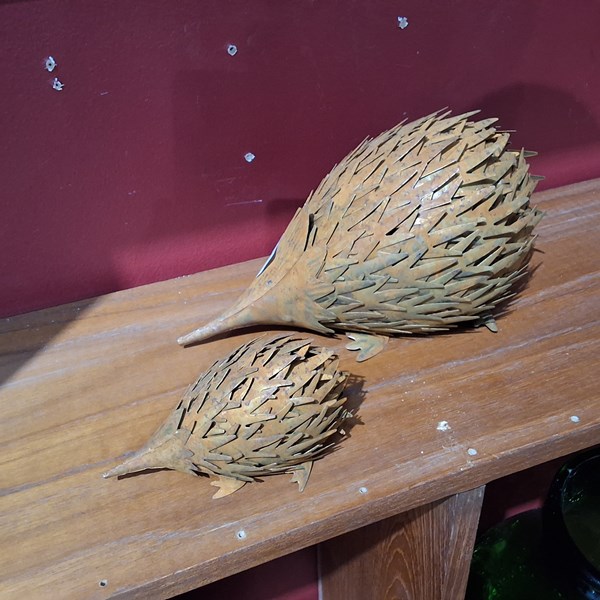 Lot 4 - GARDEN ORNAMENTS