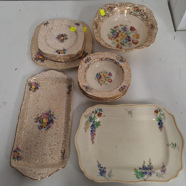 Lot 1414 - VINTAGE CHINA