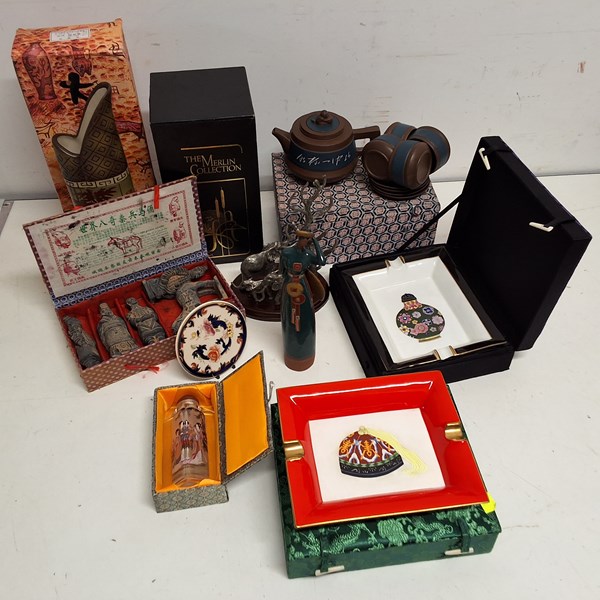 Lot 1434 - ORIENTAL DECOR