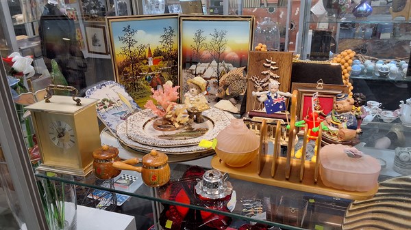 Lot 1324 - ORNAMENTS