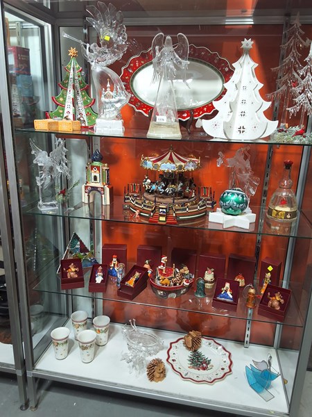 Lot 1376 - CHRISTMAS ORNAMENTS