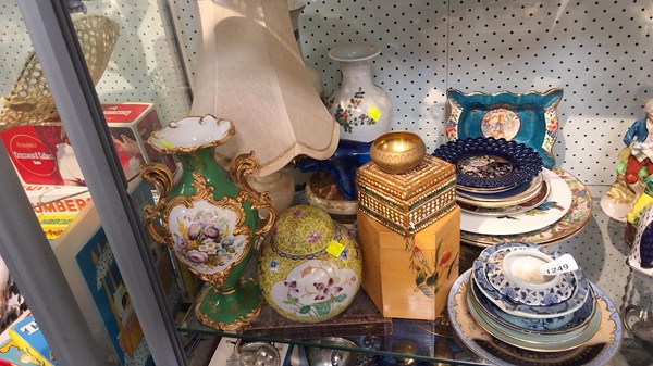 Lot 1249 - DECORATIVE SUNDRIES