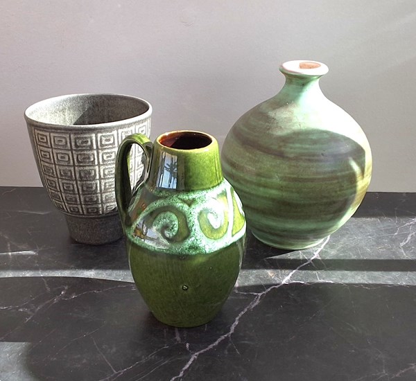 Lot 1255 - POTTERY VESSELS