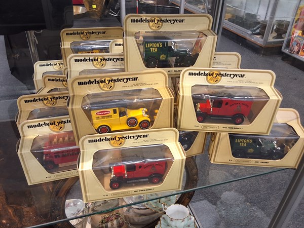 Lot 1353 - MODELS OF YESTERYEAR