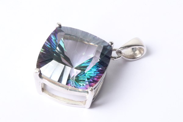 Lot 1029 - PENDANT
