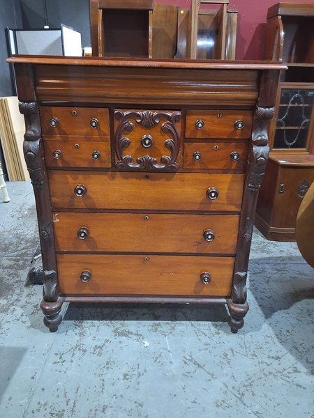 Lot 175 - CHEST OF DRAWERS
