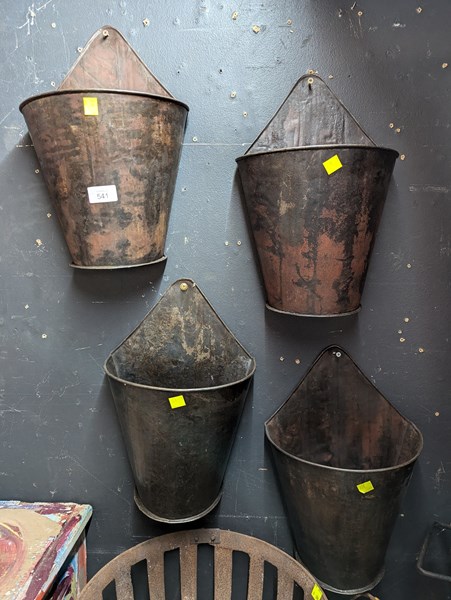 Lot 541 - WALL POCKETS
