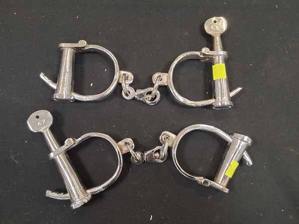 Lot 1271 - HAND CUFFS