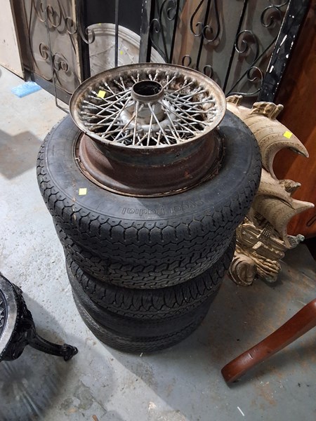 Lot 410 - CAR WHEELS