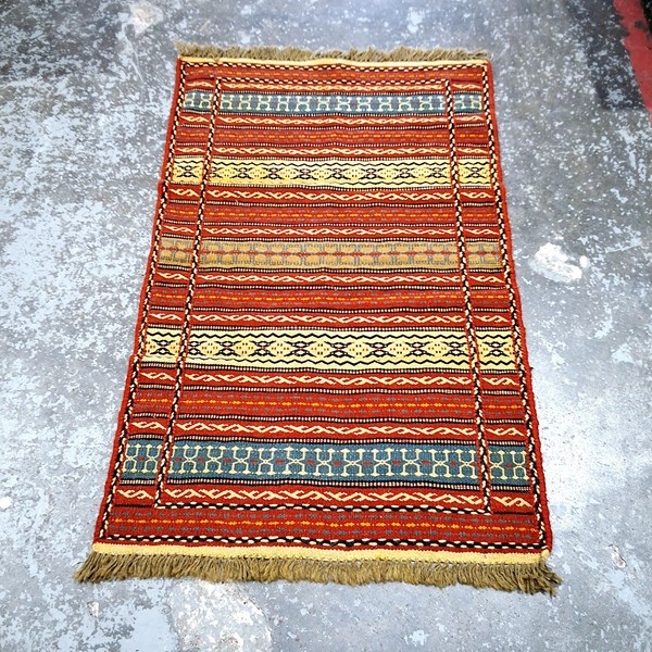 Lot 184 - KILIM RUG