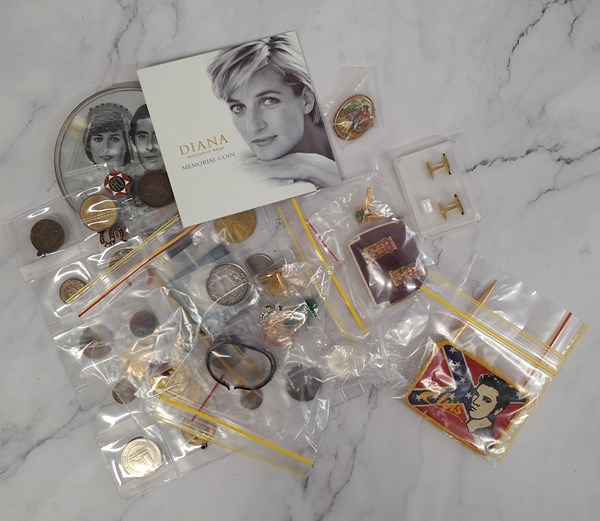 Lot 1229 - BADGES & COINS