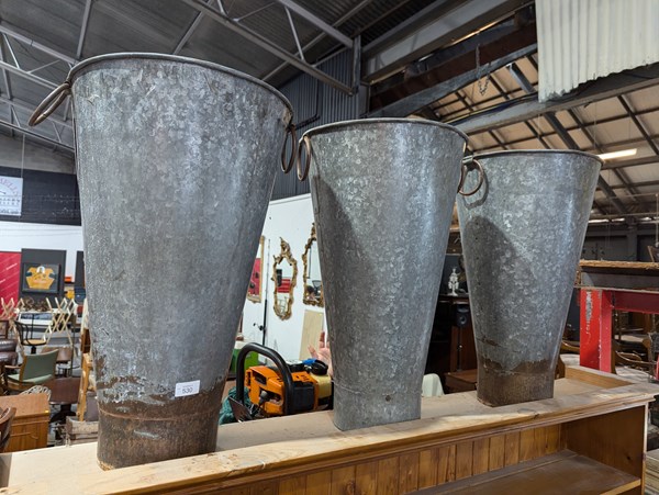 Lot 530 - FLOWER BUCKETS