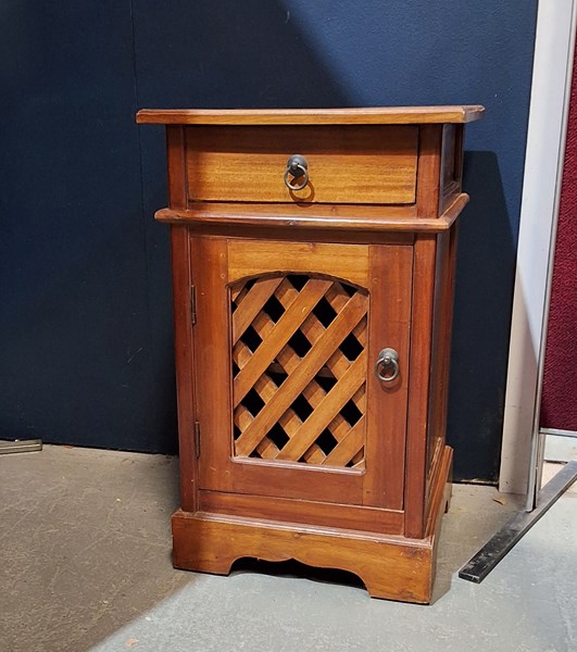 Lot 393 - CABINET