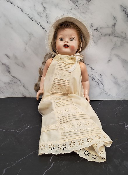 Lot 1429 - VINTAGE DOLL
