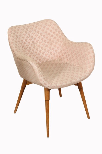 Lot 6 - FEATHERSTON A310 CONTOUR CHAIR