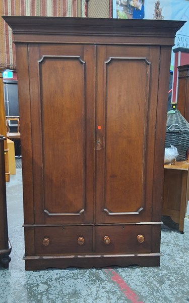 Lot 75 - WARDROBE