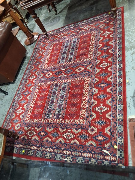 Lot 135 - RUG