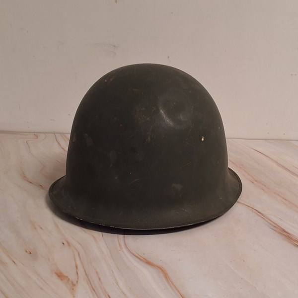 Lot 1182 - MILITARY HELMET