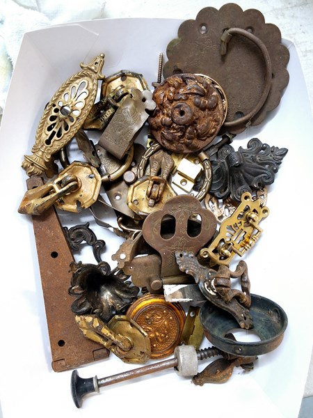 Lot 1301 - ARCHITECTURAL FITTINGS