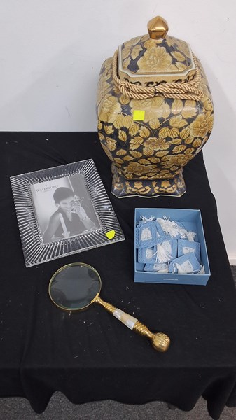 Lot 1416 - DECORATIVE SUNDRIES