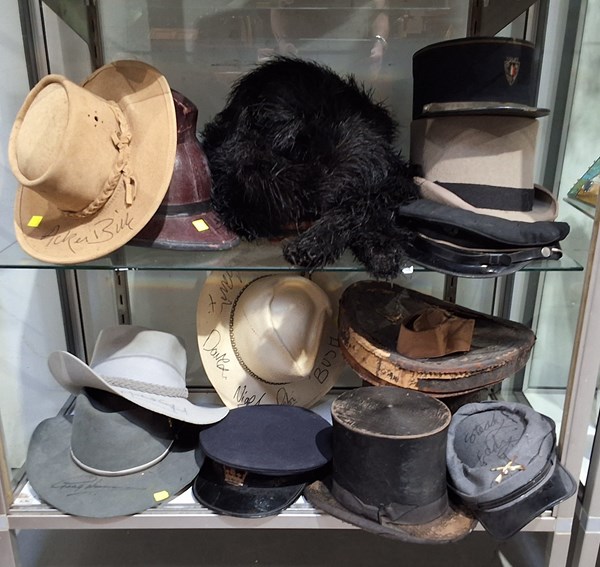Lot 1375 - VINTAGE HATS