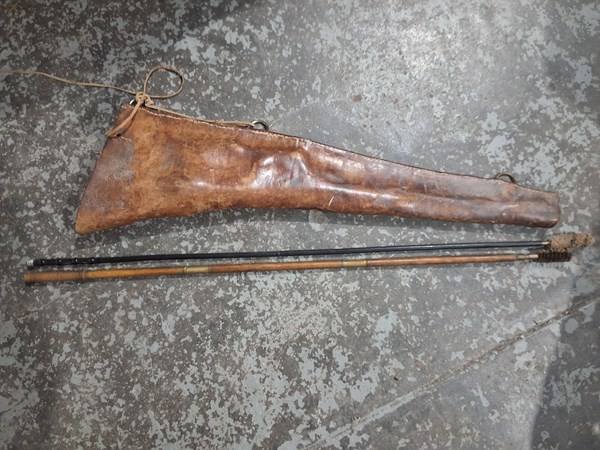 Lot 1378 - RIFLE CASE