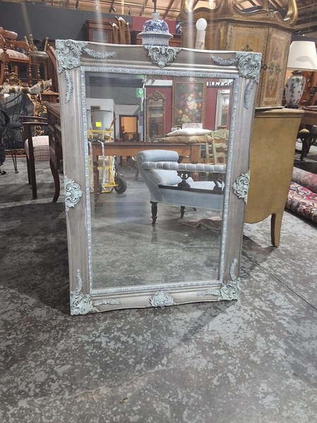 Lot 454 - MIRROR