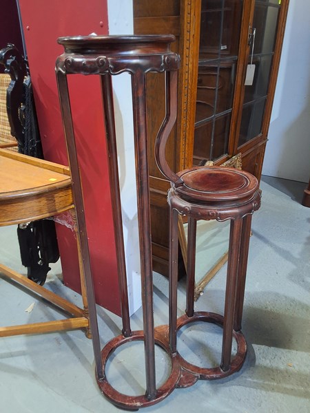 Lot 460 - PEDESTAL