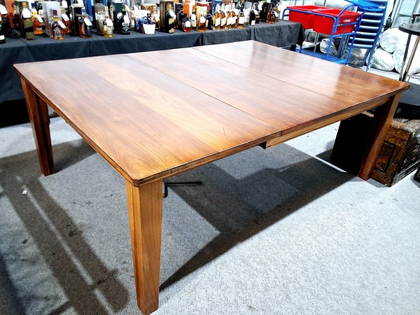 Lot 361 - DINING TABLE