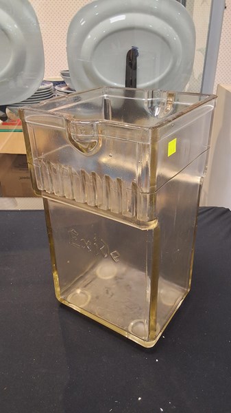 Lot 1337 - BATTERY JAR