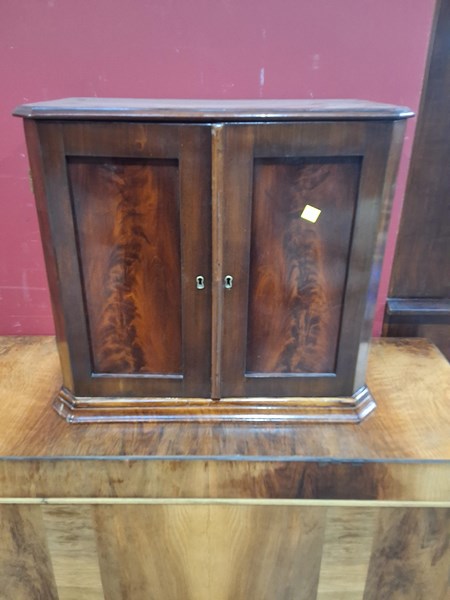 Lot 46 - CABINET
