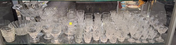 Lot 1431 - GLASSWARE