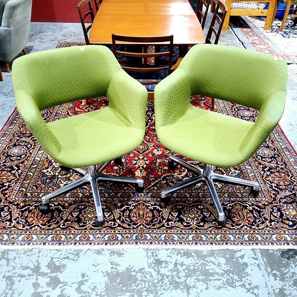 Lot 21 - SWIVEL CHAIRS