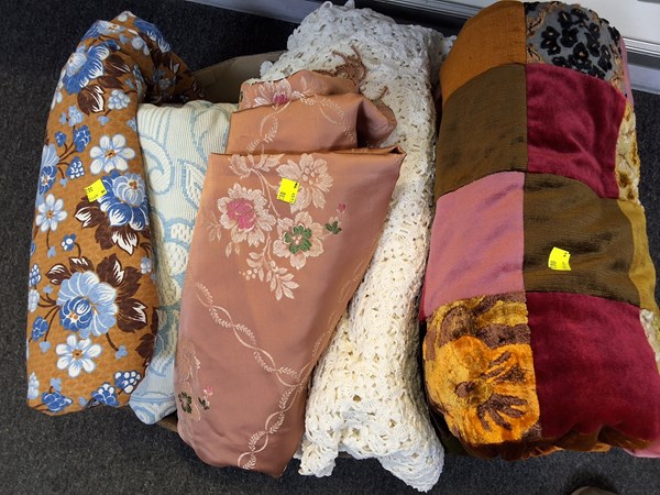 Lot 1384 - VINTAGE BEDSPREADS
