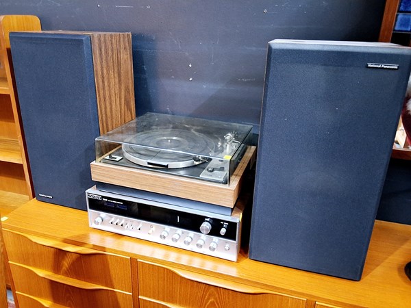 Lot 3 - HI-FI EQUIPMENT