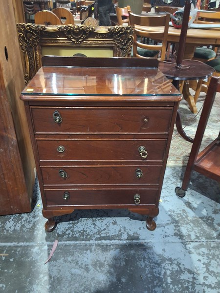 Lot 67 - BEDSIDE CHEST