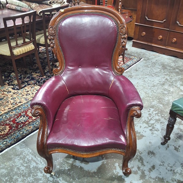 Lot 60 - GRANDFATHER CHAIR