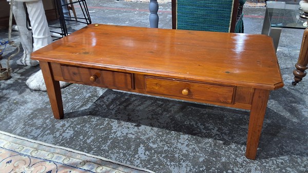 Lot 240 - COFFEE TABLE