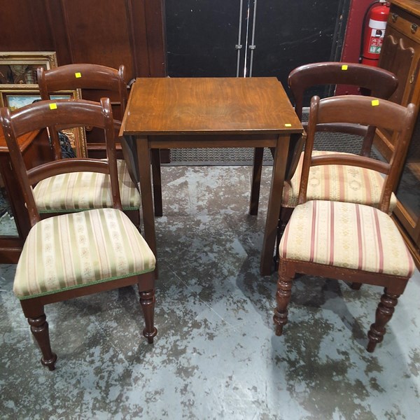 Lot 99 - BREAKFAST SETTING